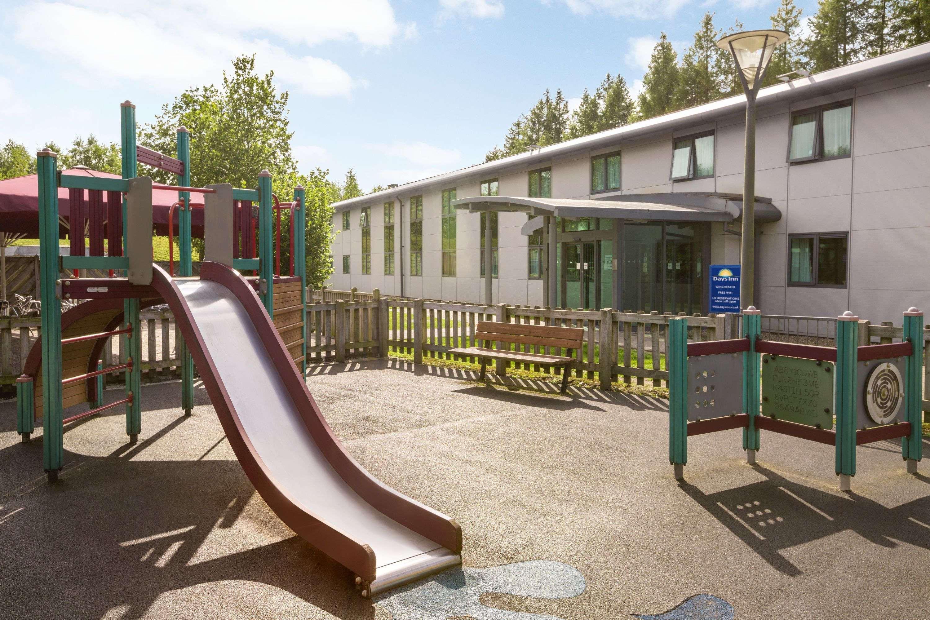 Days Inn Winchester Bagian luar foto