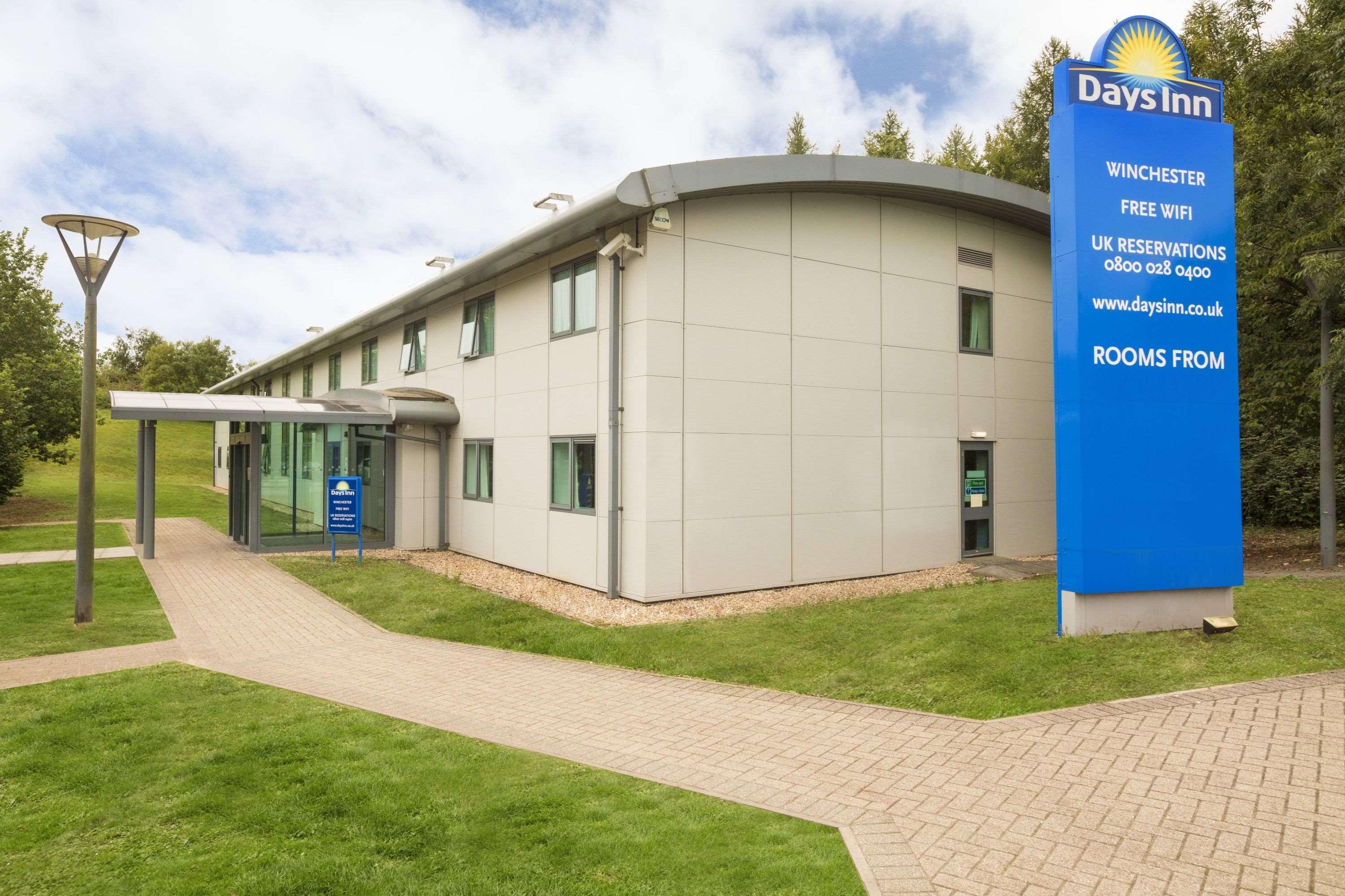 Days Inn Winchester Bagian luar foto