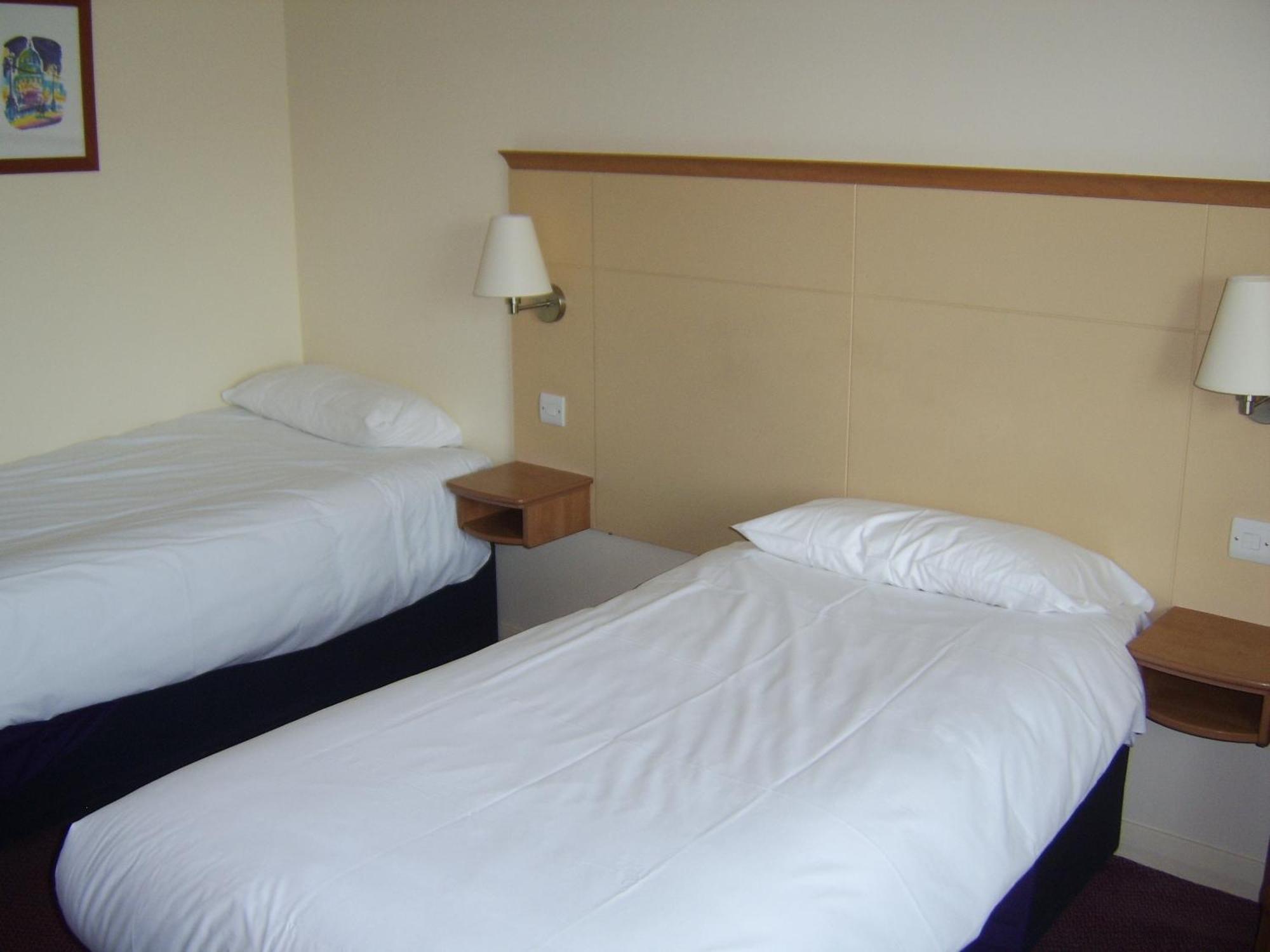 Days Inn Winchester Bagian luar foto