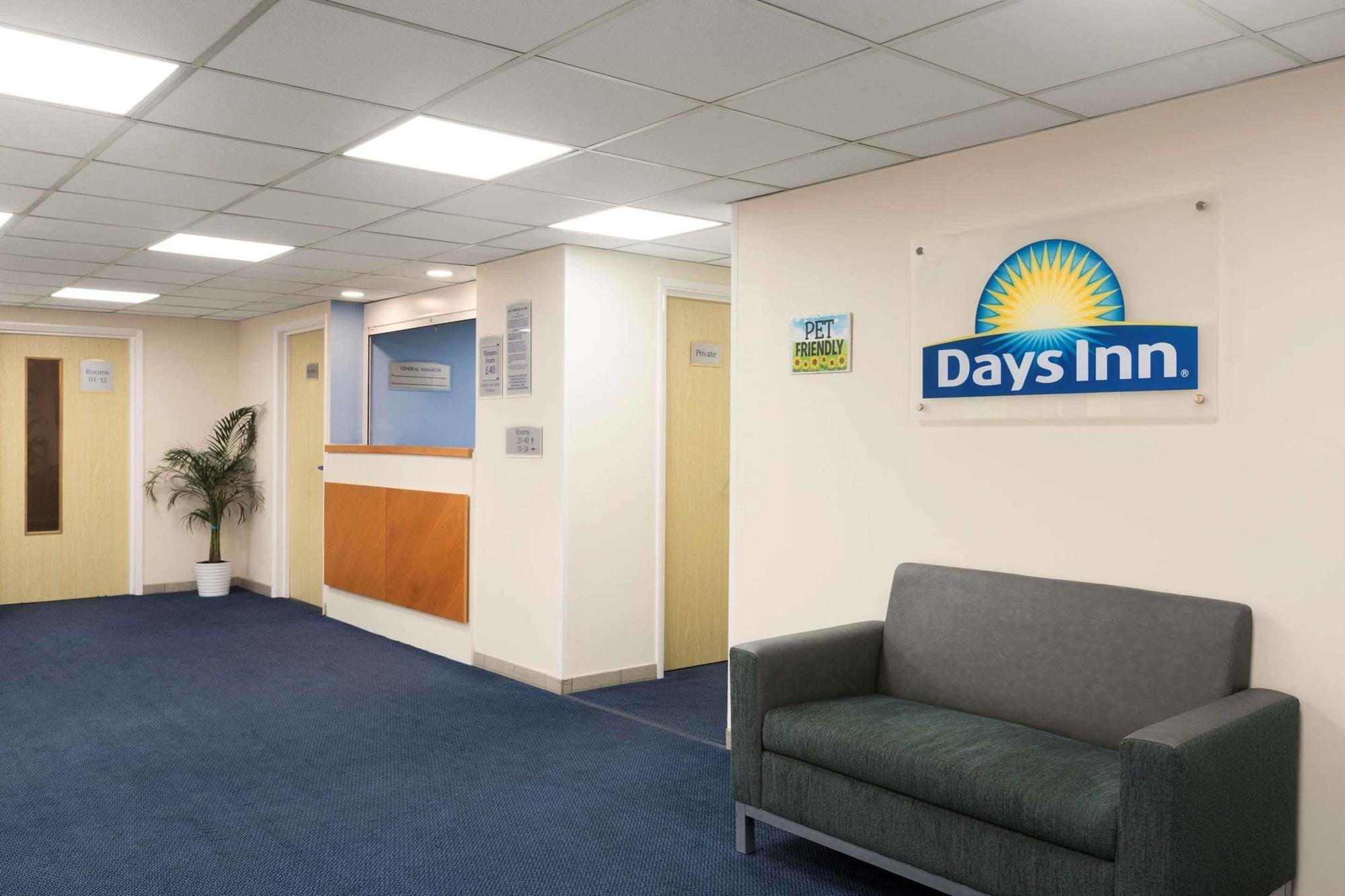 Days Inn Winchester Bagian luar foto