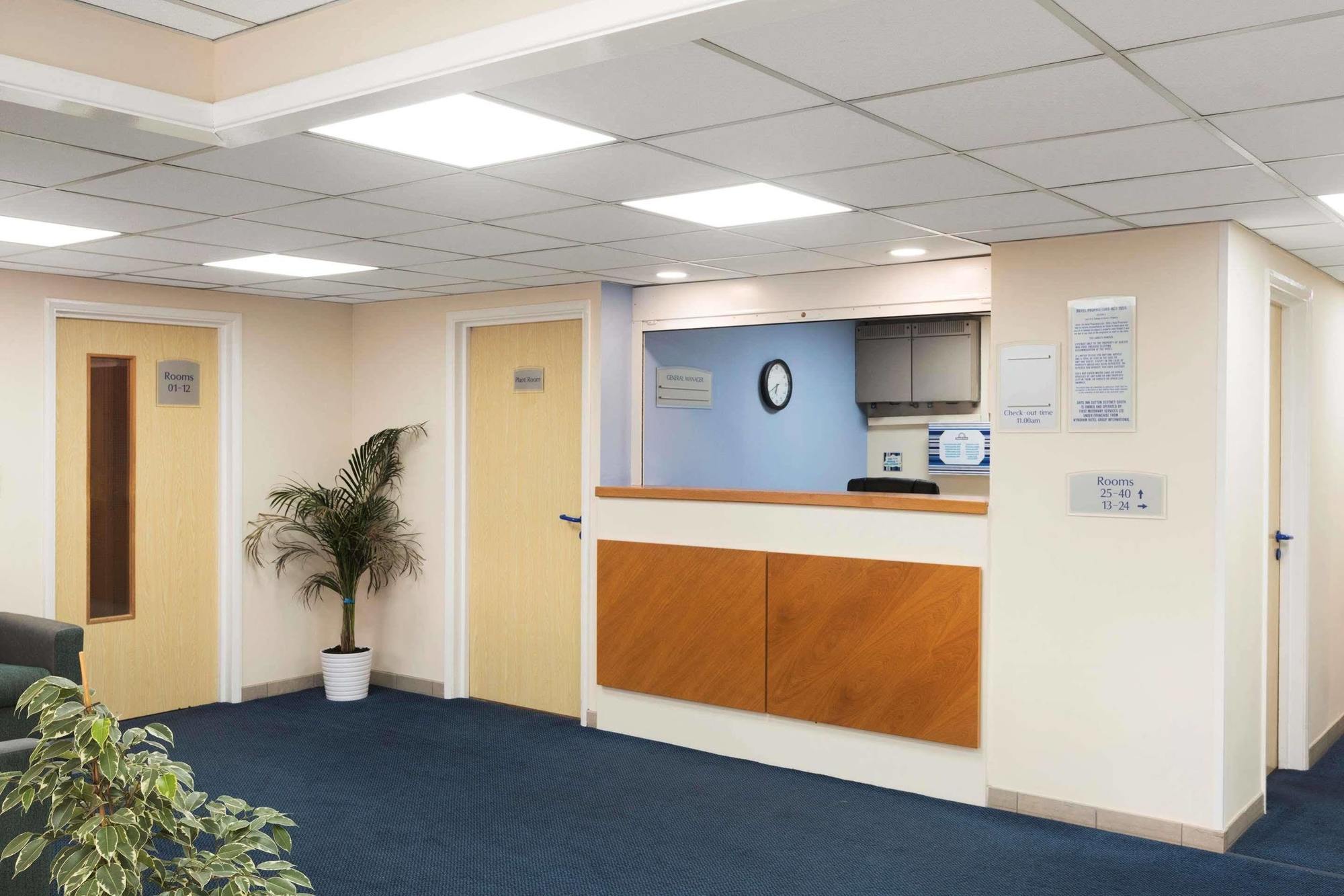 Days Inn Winchester Bagian luar foto