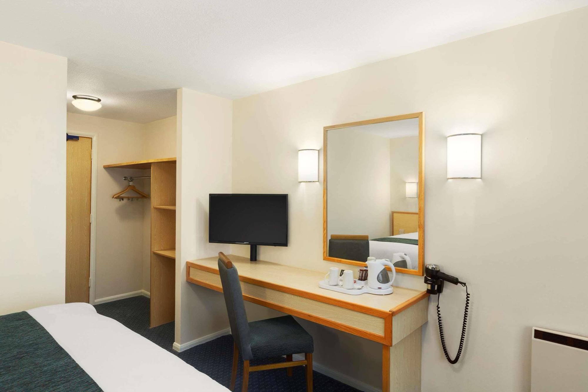 Days Inn Winchester Bagian luar foto
