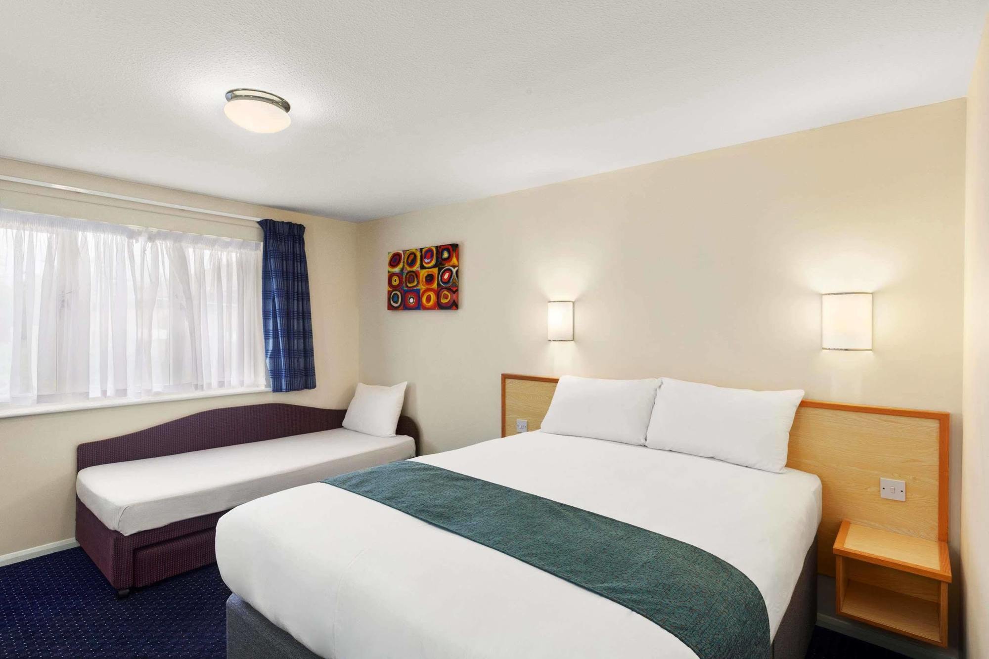 Days Inn Winchester Bagian luar foto