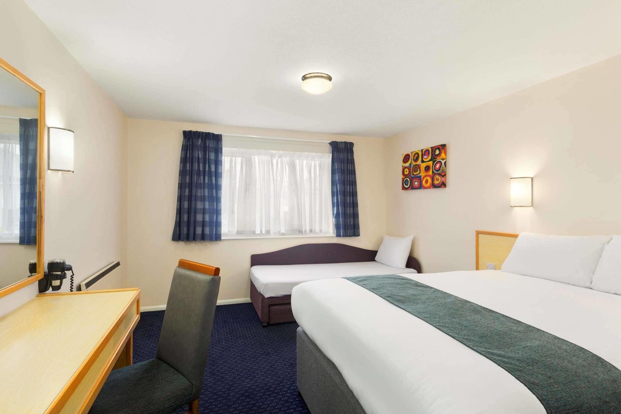 Days Inn Winchester Bagian luar foto