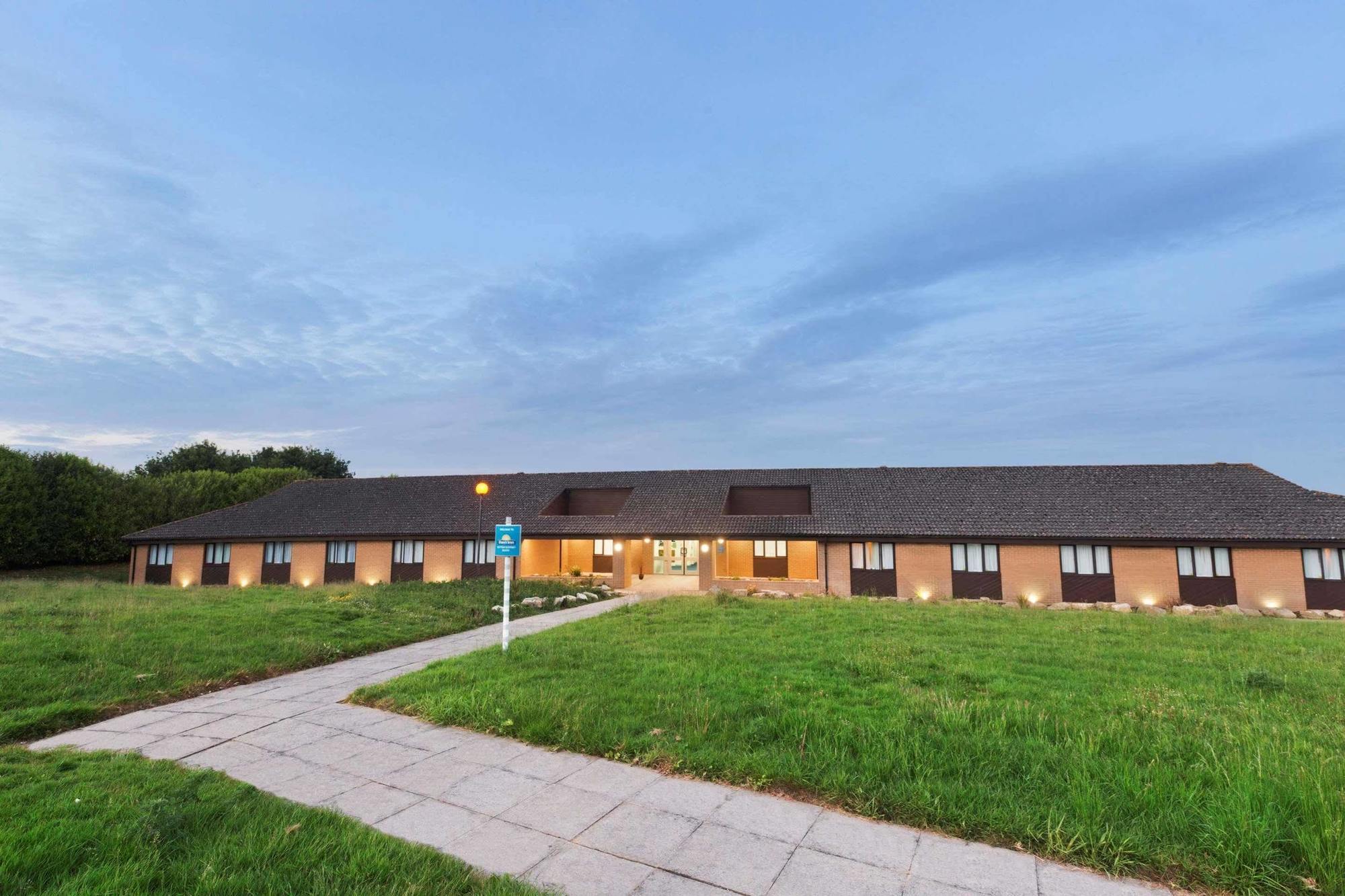 Days Inn Winchester Bagian luar foto